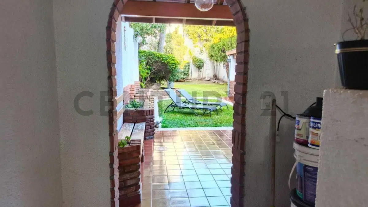CASA EN VENTA 4 AMB EN CASEROS 2