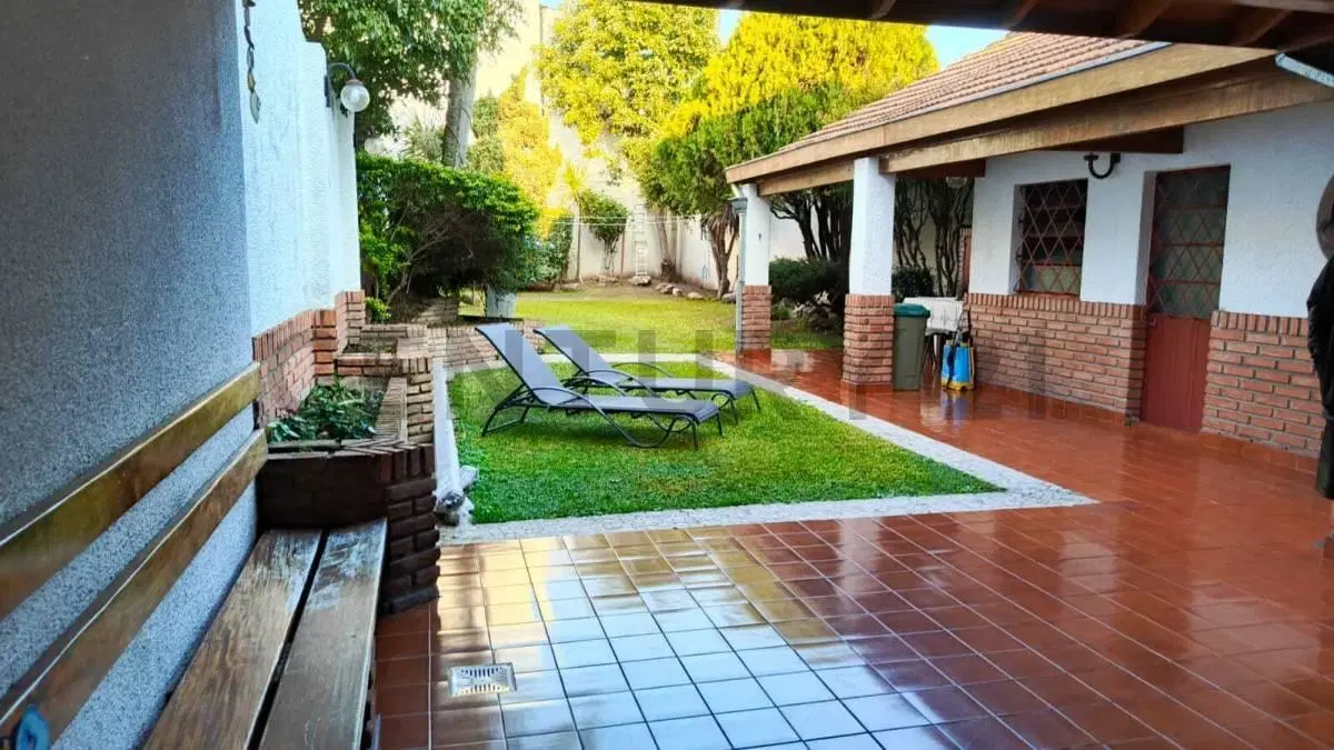CASA EN VENTA 4 AMB EN CASEROS 5