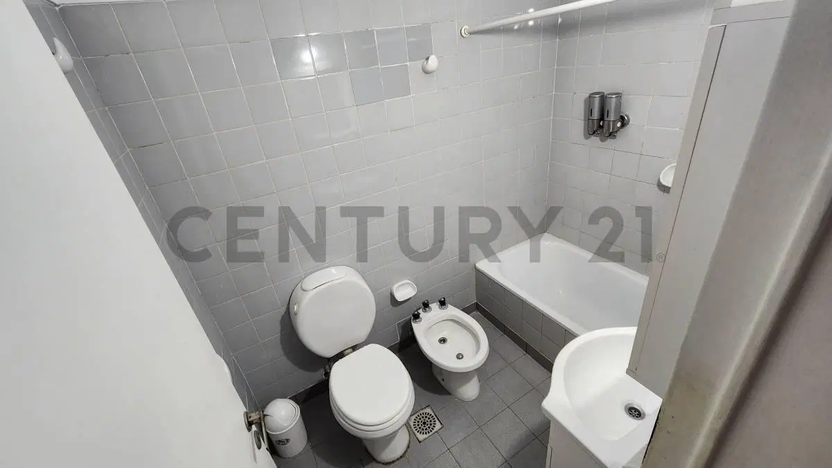 Venta Departamento 4 Ambientes con Balcón y Cochera – Villa Crespo 2