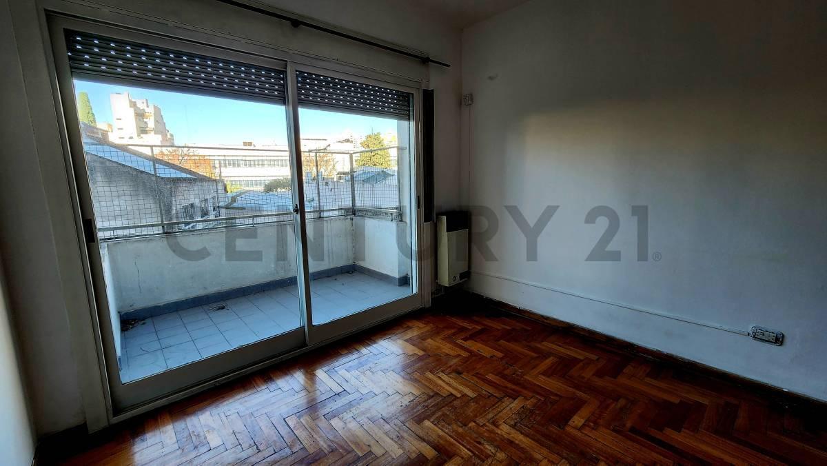Venta Departamento 4 Ambientes con Balcón y Cochera – Villa Crespo