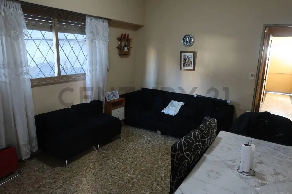 PH 3 ambientes con cochera, terraza y gran quincho en Villa Maipú AL FRENTE 2