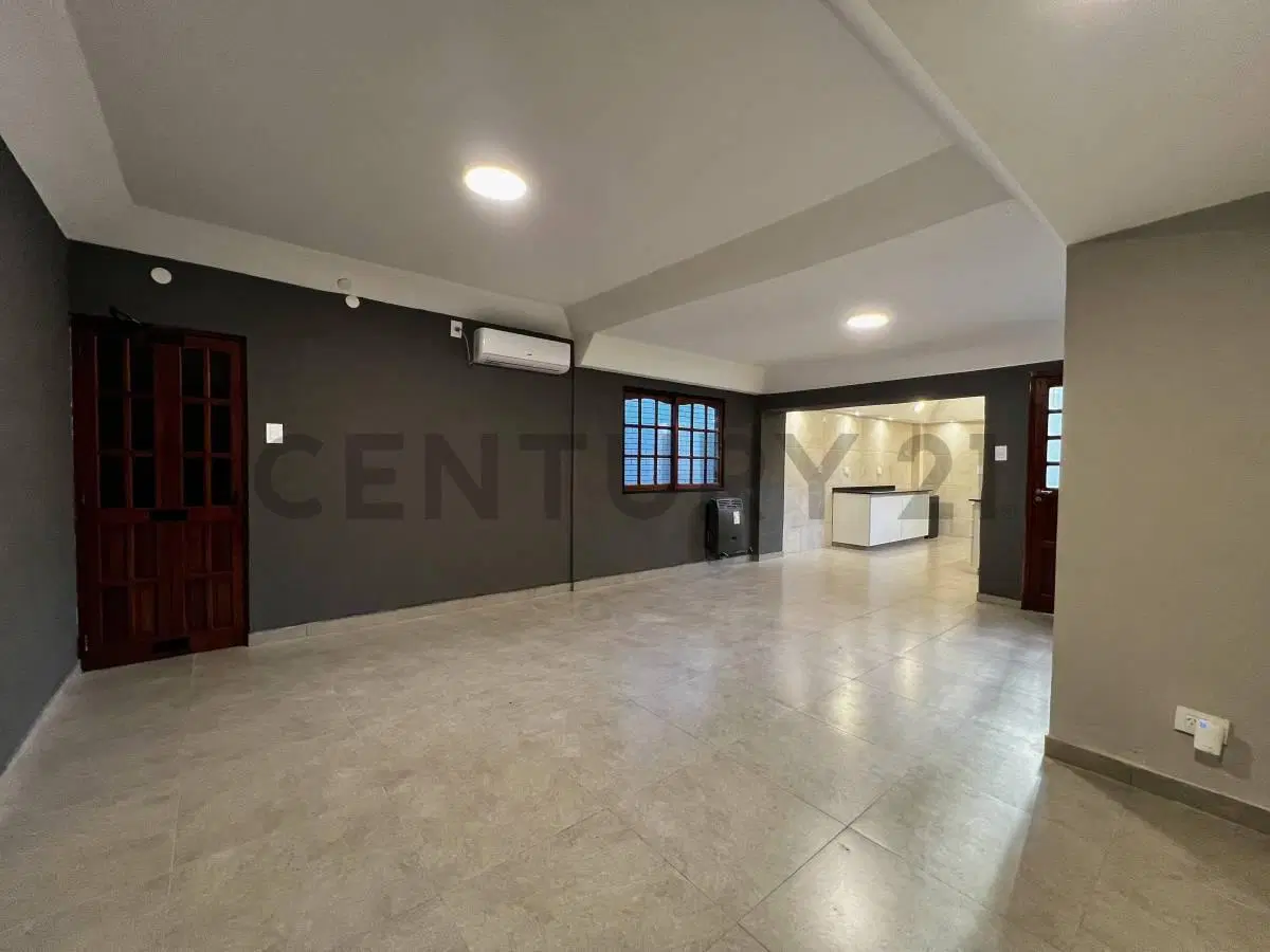 CASA VENTA 4 AMBIENTES CON QUINCHO Y COCHERA VILLA LUZURIAGA 5