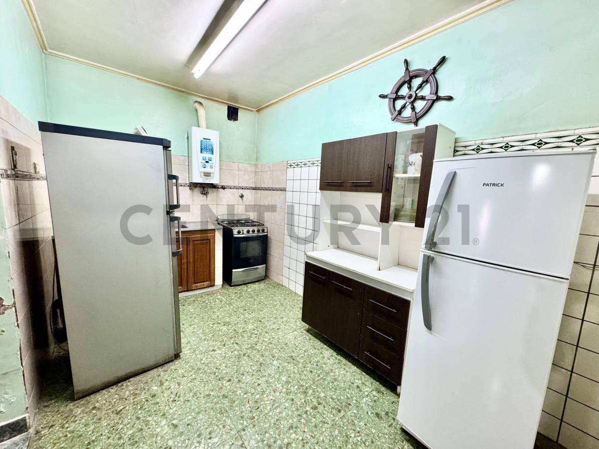 Foto de VENTA CASA EN ESQUINA CON LOCAL, 5 AMBIENTES Y GRAN TERRAZA EN POMPEYA, imagen 3