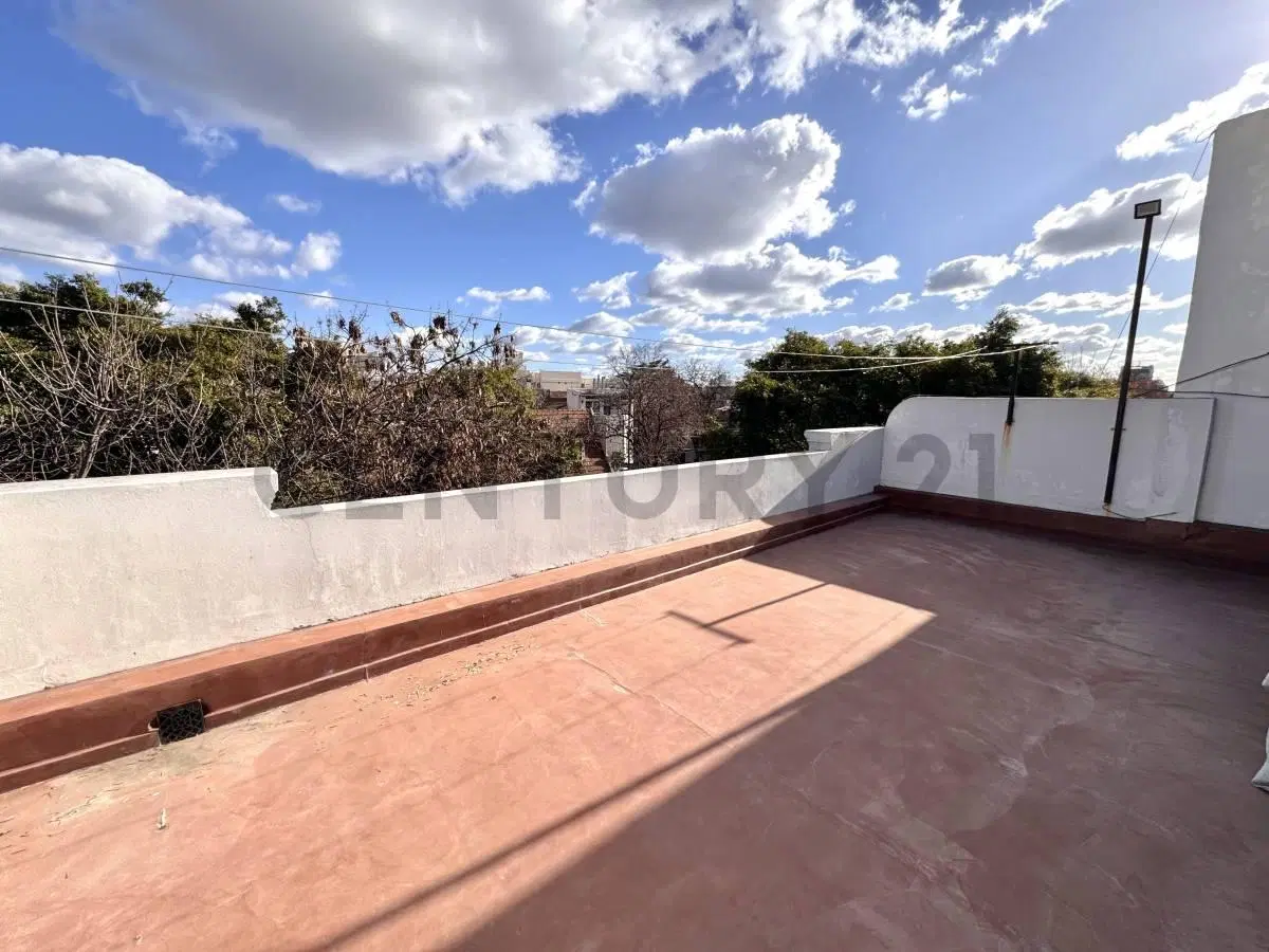 Venta PH 4 Ambientes con dependencia- Quincho, Terraza y Parrilla. Sin expensas. 2