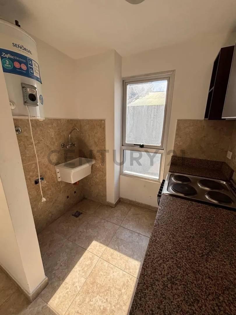 Foto de DEPARTAMENTO 2 AMBIENTES EN ALQUILER APTO PROFESIONAL - CENTRO DE SAN, imagen 4