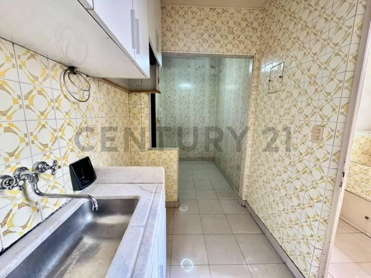 VENTA DEPARTAMENTO 4 AMBIENTES CON DEPENDENCIA DE SERVICIO EN CABALLITO 5