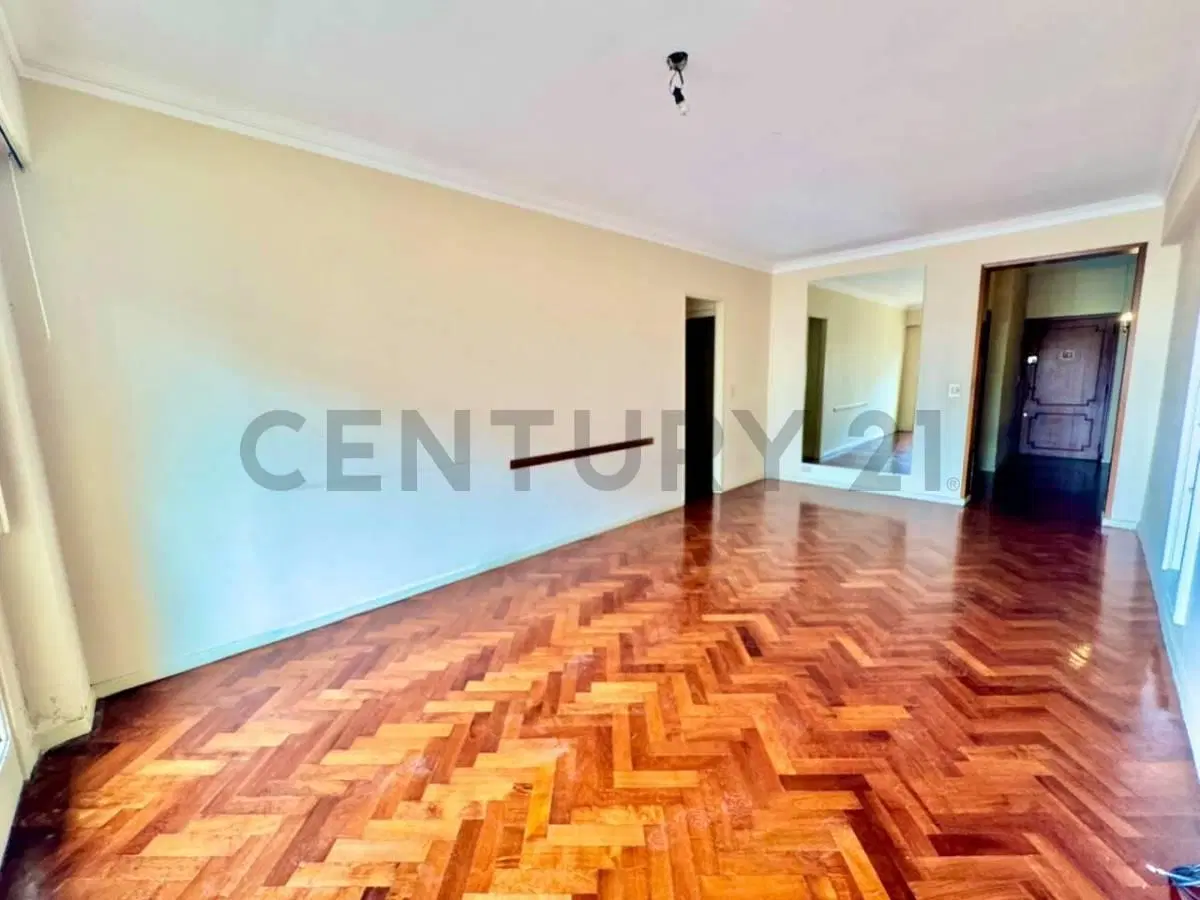 VENTA DEPARTAMENTO 4 AMBIENTES CON DEPENDENCIA DE SERVICIO EN CABALLITO 3