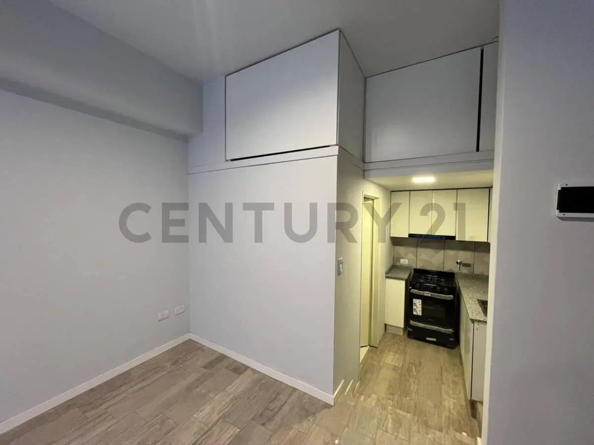 ALQUILER MONOAMBIENTE CON PATIO Y SIN EXPENSAS - SAAVEDRA 1