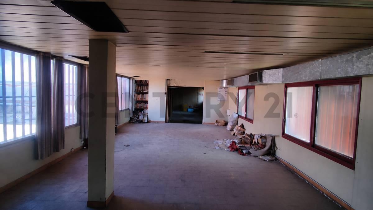 Foto de VENTA IMPORTANTE INMUEBLE INDUSTRIAL / EX FRIGORÍFICO EN RAMOS MEJÍA, imagen 4