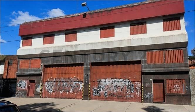 Foto de VENTA IMPORTANTE INMUEBLE INDUSTRIAL / EX FRIGORÍFICO EN RAMOS MEJÍA, imagen 2