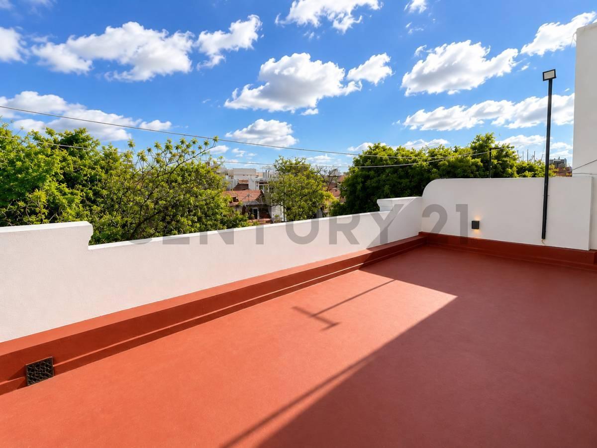 Foto de Venta PH 4 Ambientes con dependencia- Quincho, Terraza y Parrilla. Sin, imagen 1