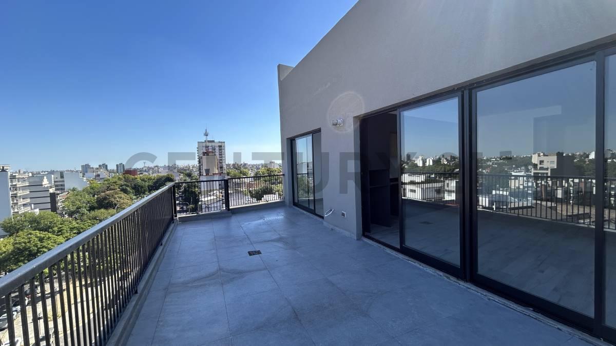 Foto de 4 AMBIENTES EN DEVOTO CON BALCON TERRAZA COCHERA Y SUM, imagen 2