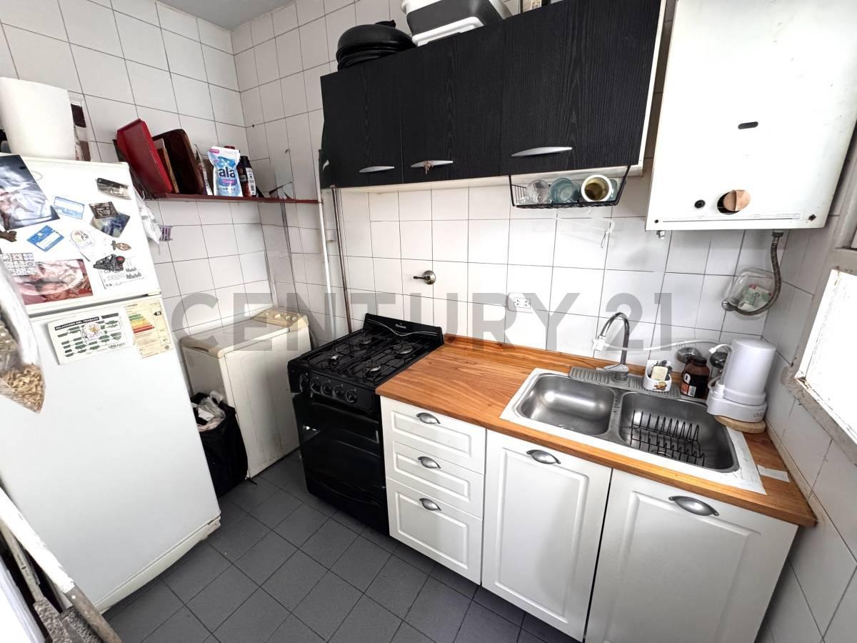 Foto de VENTA DEPARTAMENTO 3 AMBIENTES PARQUE CHACABUCO CON BALCON-A 2 CUADRAS, imagen 5