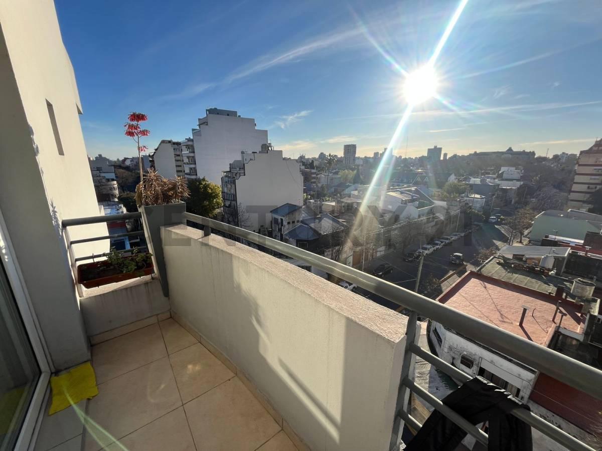 Foto de VENTA DEPARTAMENTO MONOAMBIENTE LUMINOSO CON BALCON Y ESPACIO LAVARROPA, imagen 4