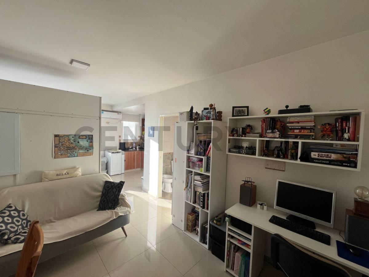 Foto de VENTA DEPARTAMENTO MONOAMBIENTE LUMINOSO CON BALCON Y ESPACIO LAVARROPA, imagen 5