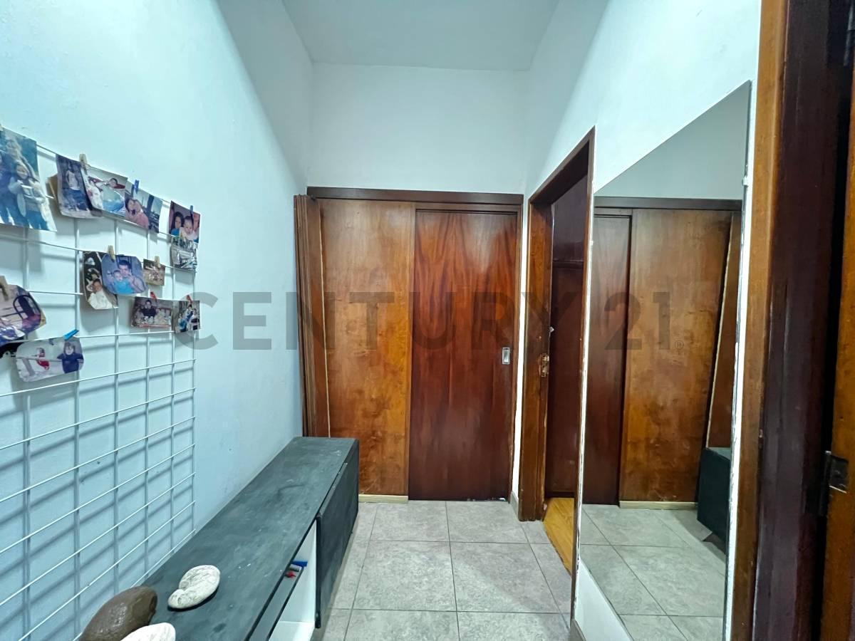 Foto de VENTA PH CON COCHERA PATIO Y TERRAZA EN AVELLANEDA, imagen 3