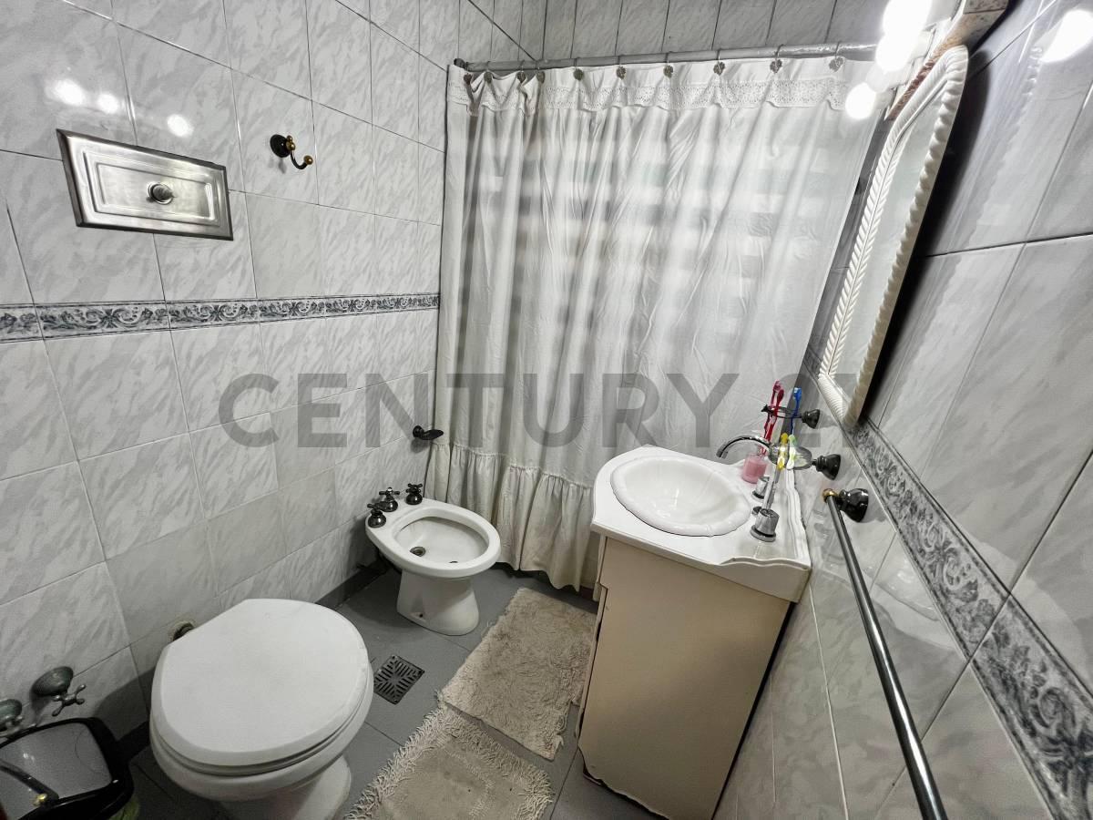 Foto de VENTA PH CON COCHERA PATIO Y TERRAZA EN AVELLANEDA, imagen 5
