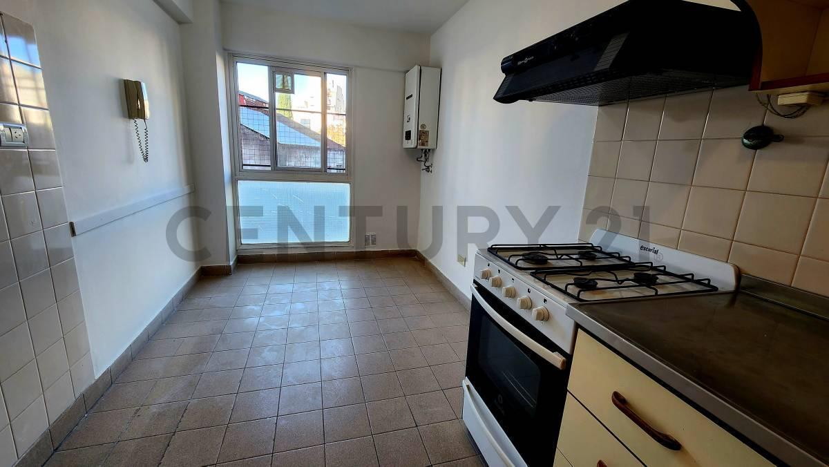 Foto de ALQUILER DE Departamento 4 Ambientes con Balcón y Cochera – Villa Crespo, imagen 5