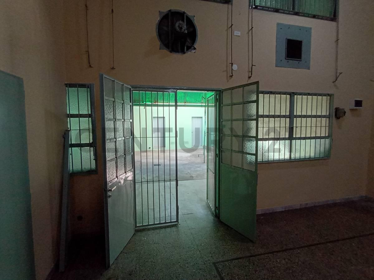 Foto de ALQUILER GALPON - DEPOSITO en VILLA DEL PARQUE, imagen 2