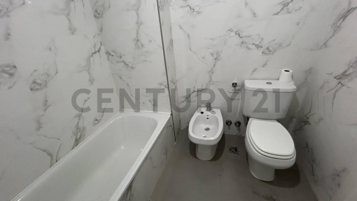 Foto de SEMIPISO 3 AMBIENTES A ESTRENAR CON COCHERA | SUITE + DOS VESTIDORES |, imagen 5