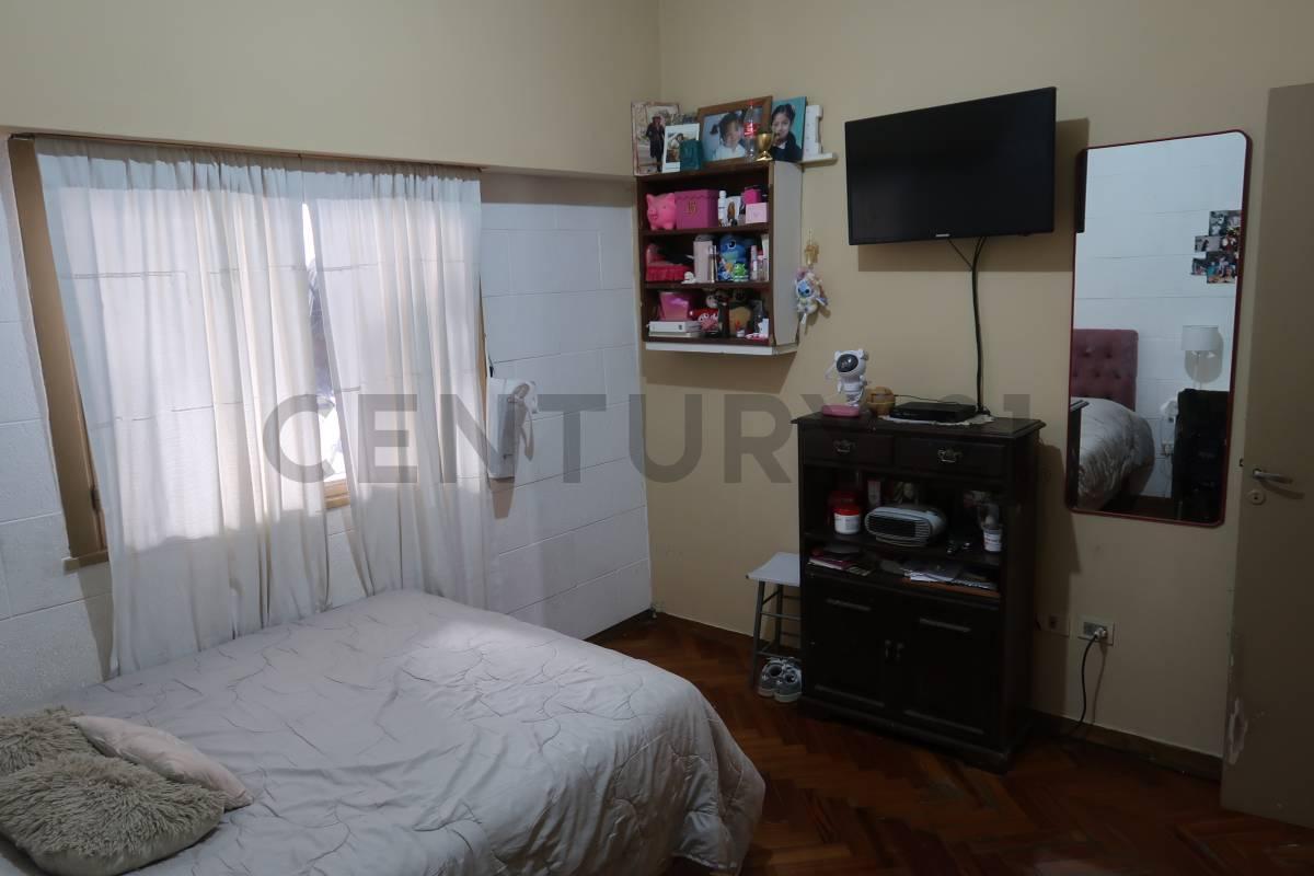 Foto de VENTA PH 3 AMB - cochera, quincho y terraza en Villa Maipú APTO CREDITO, imagen 1