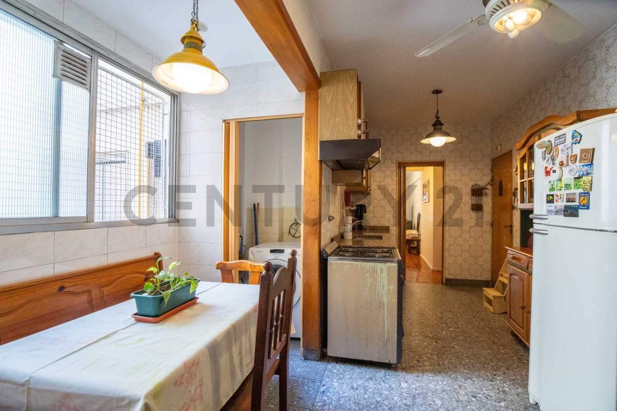 Foto de VENTA DEPARTAMENTO 4 AMBIENTES EN VILLA DEL PARQUE, imagen 5