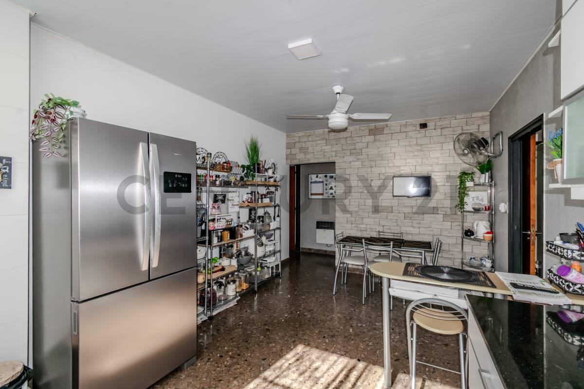 Foto de VENTA PH 4 AMBIENTES - COCHERA - TERRAZA - QUINCHO - DEVOTO, imagen 3