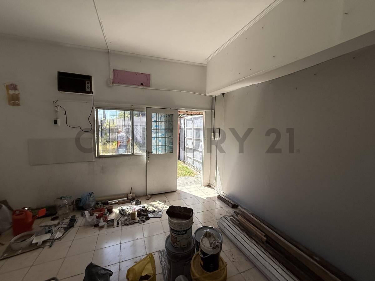 Foto de CASA EN VENTA EN MORÓN NORTE - VIVIENDA y LOCAL COMERCIAL EN LOTE, imagen 5