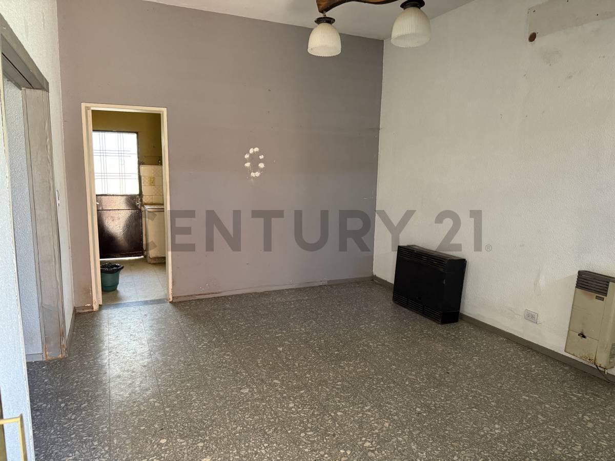 Foto de CASA EN VENTA EN MORÓN NORTE - VIVIENDA y LOCAL COMERCIAL EN LOTE, imagen 2