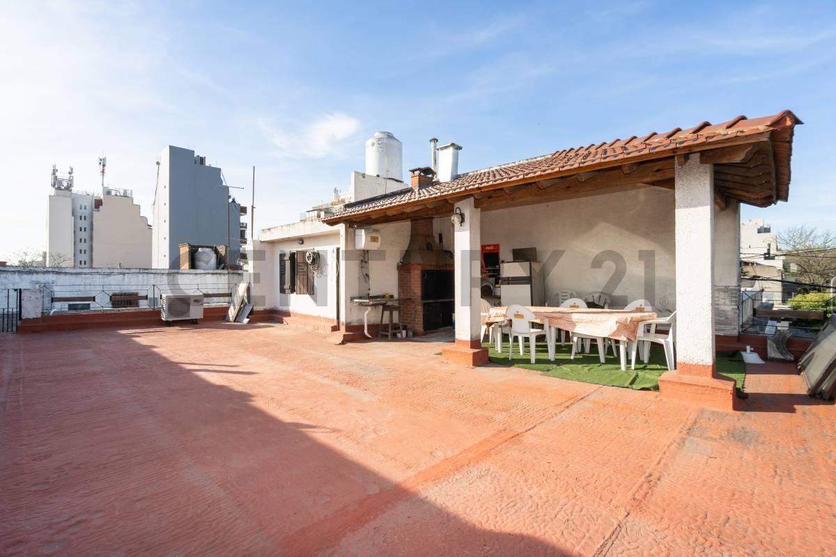 Foto de VENTA PH Amplio y Luminoso en Devoto | 5 Amb | Terraza + Quincho | Sin, imagen 5