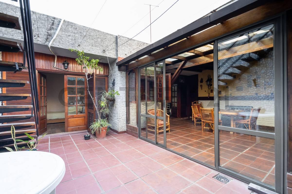 Foto de VENTA PH Amplio y Luminoso en Devoto | 5 Amb | Terraza + Quincho | Sin, imagen 3
