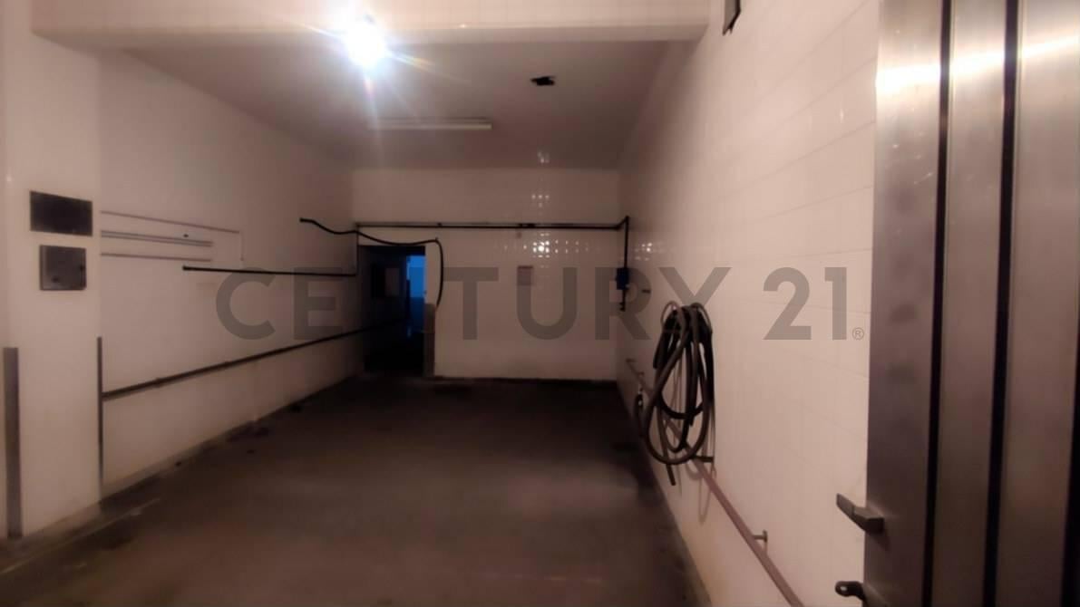 Foto de VENTA IMPORTANTE INMUEBLE INDUSTRIAL / EX FRIGORÍFICO EN RAMOS MEJÍA, imagen 3