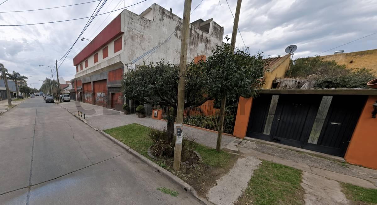 Foto de VENTA IMPORTANTE INMUEBLE INDUSTRIAL / EX FRIGORÍFICO EN RAMOS MEJÍA, imagen 2
