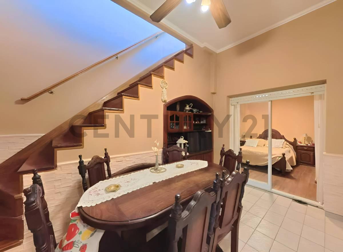 Foto de VENTA PH 4 AMBIENTES EN MONTE CASTRO, imagen 4