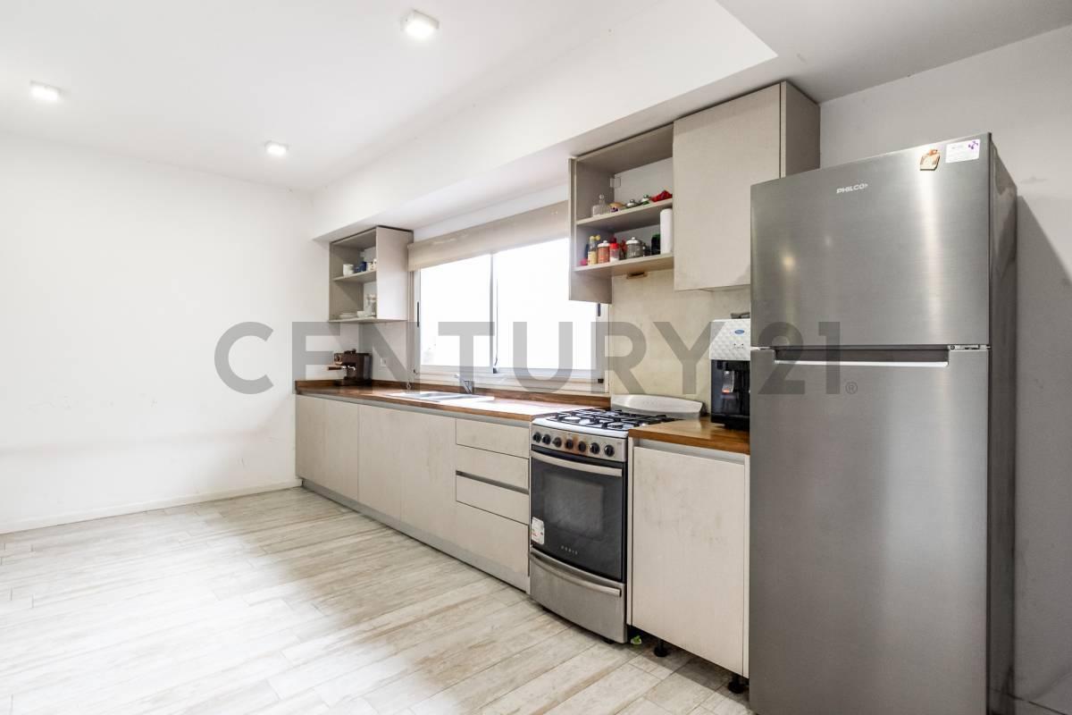 Foto de (RESERVADO) ALQUILER DEPARTAMENTO 3 AMBIENTES COGHLAN, imagen 3