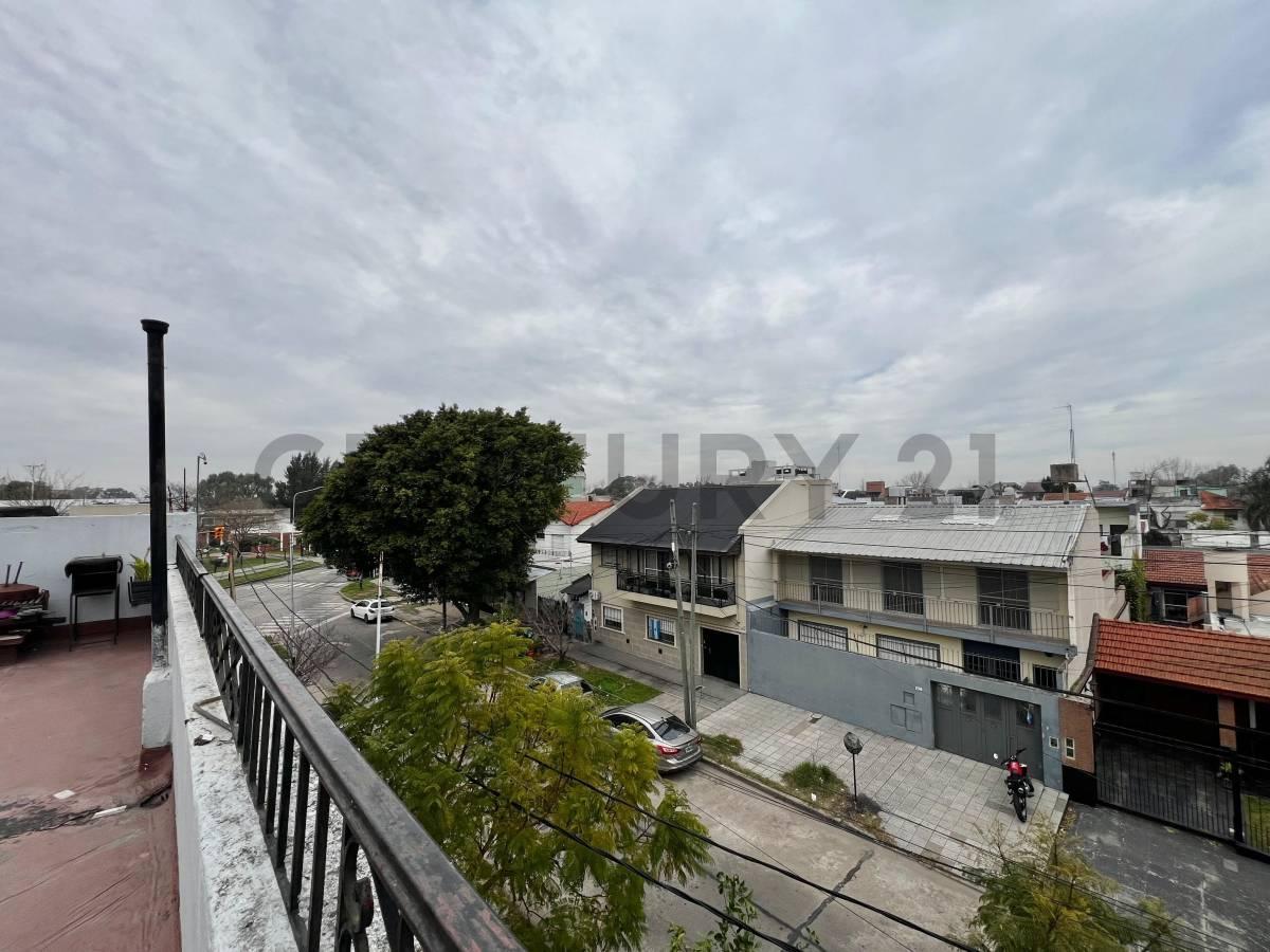 Foto de VENTA PH CON COCHERA PATIO Y TERRAZA EN AVELLANEDA, imagen 1