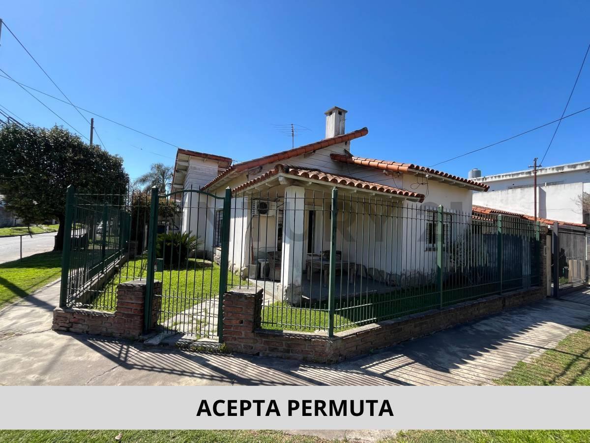 Foto de VENTA CASA 3 AMBIENTES EN EL PALOMAR CON COCHERA, imagen 2