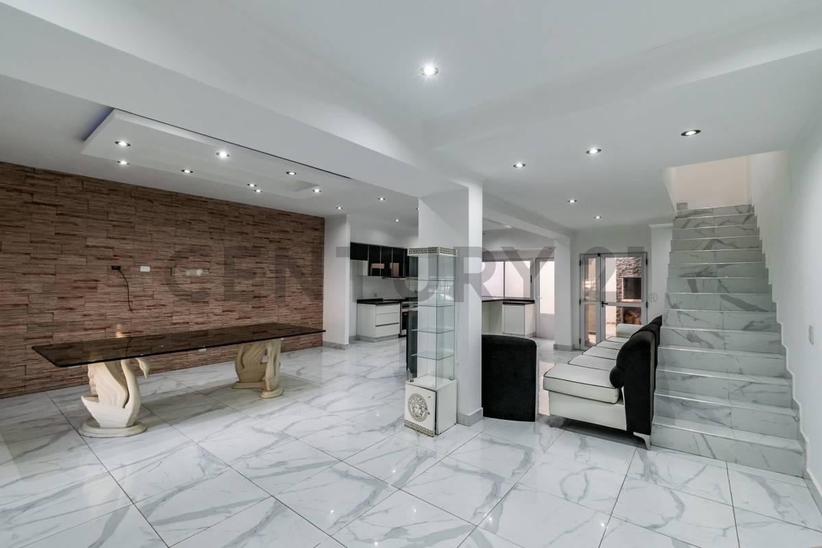 Foto de VENTA PH 3 AMBIENTES en MONTE CASTRO con PATIO Y TERRAZA, imagen 1