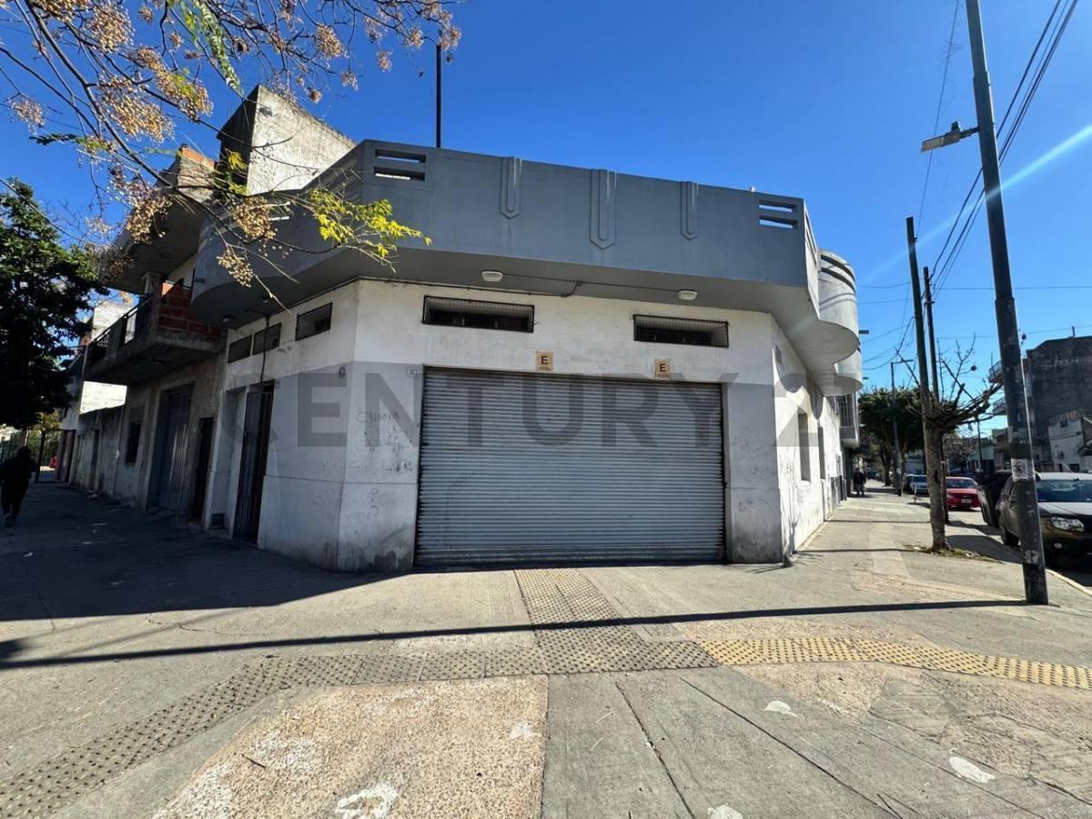 Foto de VENTA CASA EN ESQUINA CON LOCAL, 5 AMBIENTES Y GRAN TERRAZA EN POMPEYA, imagen 2