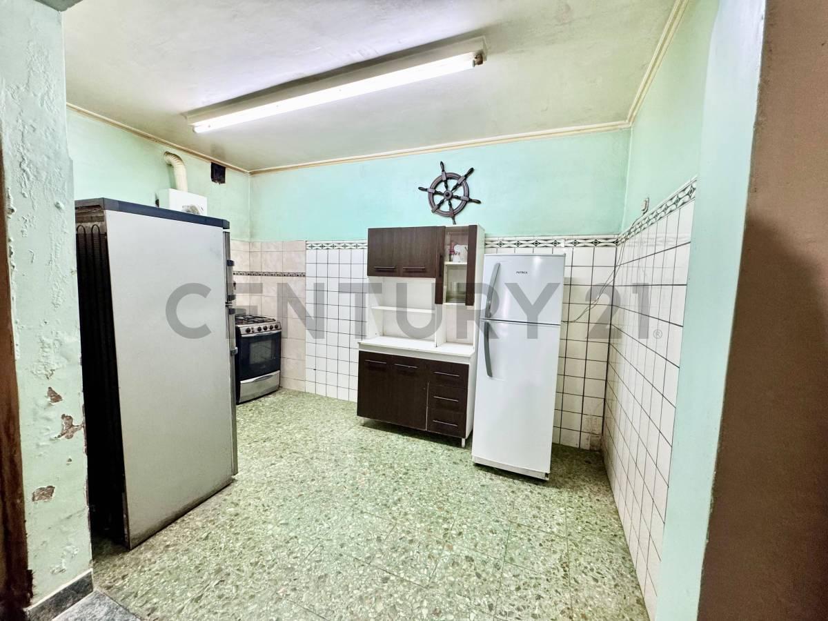 Foto de VENTA CASA EN ESQUINA CON LOCAL, 5 AMBIENTES Y GRAN TERRAZA EN POMPEYA, imagen 5