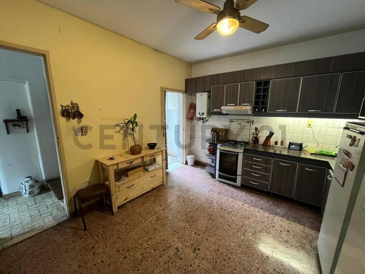 Foto de VENTA CASA 4 AMBIENTES EN LINIERS, imagen 2