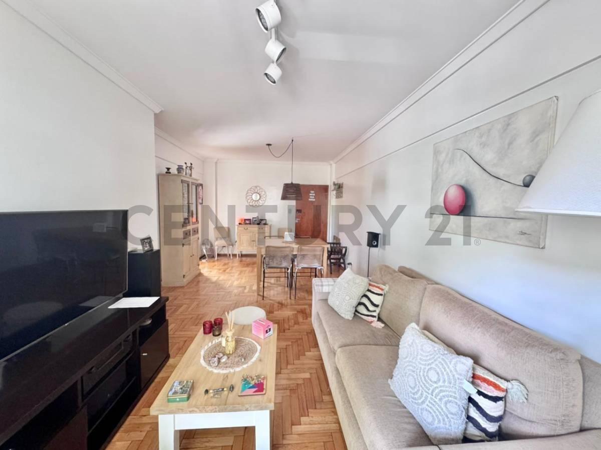 Foto de VENTA Semipiso 3 ambientes con cochera cubierta - Vicente López, imagen 3