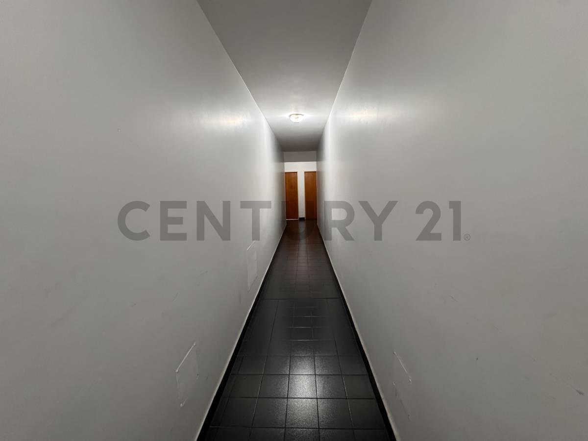 Foto de VENTA DEPARTAMENTO 3 AMBIENTES PARQUE CHACABUCO CON BALCON-A 2 CUADRAS, imagen 2