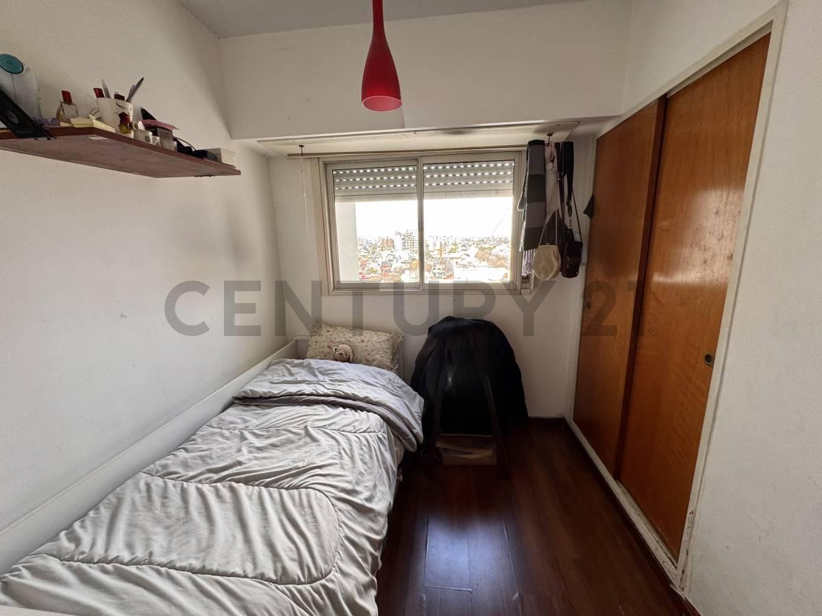 Foto de VENTA DEPARTAMENTO 3 AMBIENTES PARQUE CHACABUCO CON BALCON-A 2 CUADRAS, imagen 3