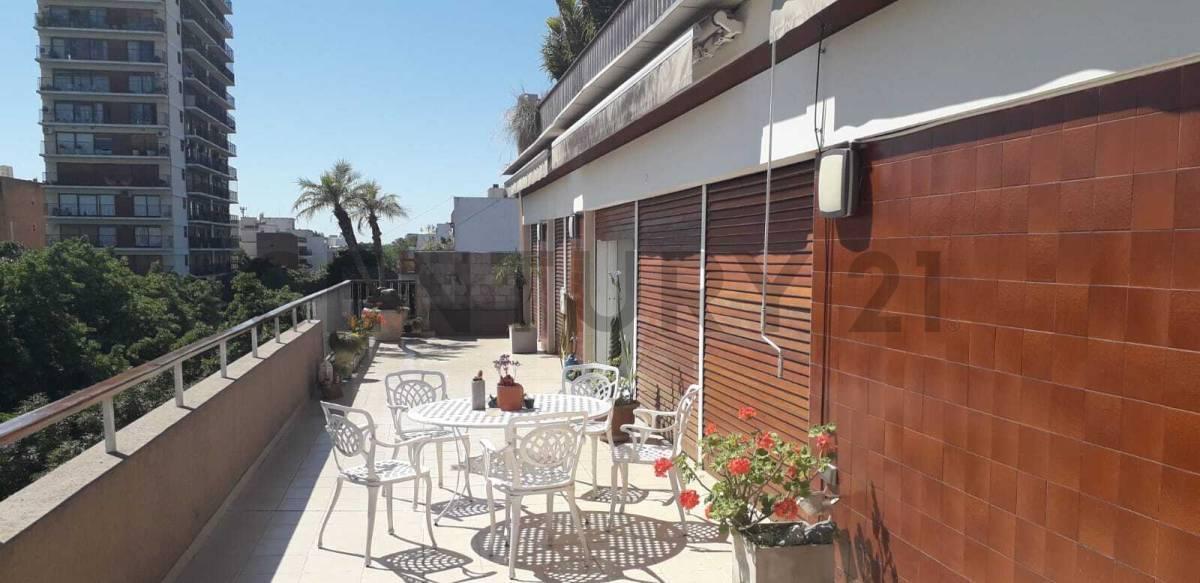 Foto de DEPARTAMENTO EN VENTA VILLA DEVOTO 6 AMBIENTES CON TRES COCHERAS, imagen 1