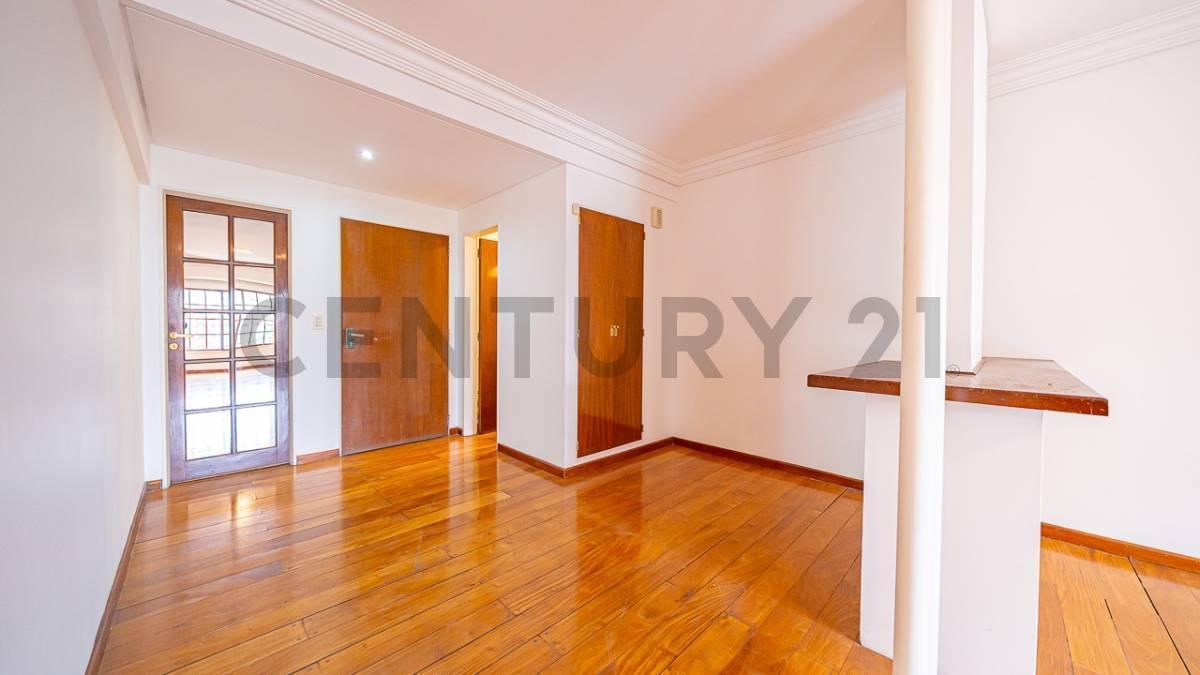 Foto de EXCELENTE PISO ENTERO EN VENTA EN VILLA DEL PARQUE, imagen 2