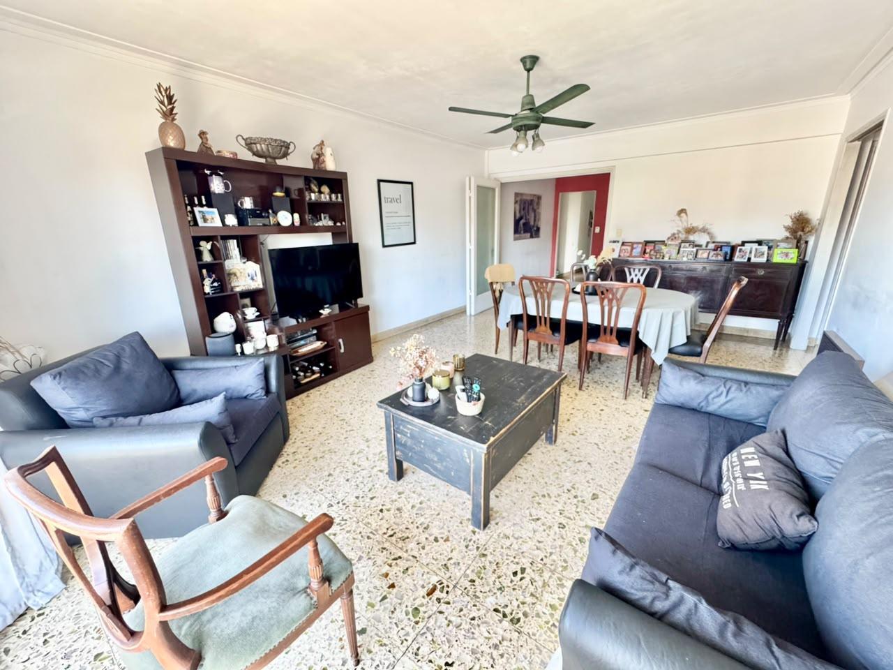 Foto de VENTA Departamento 4 ambientes con balcón - Lanús, imagen 1