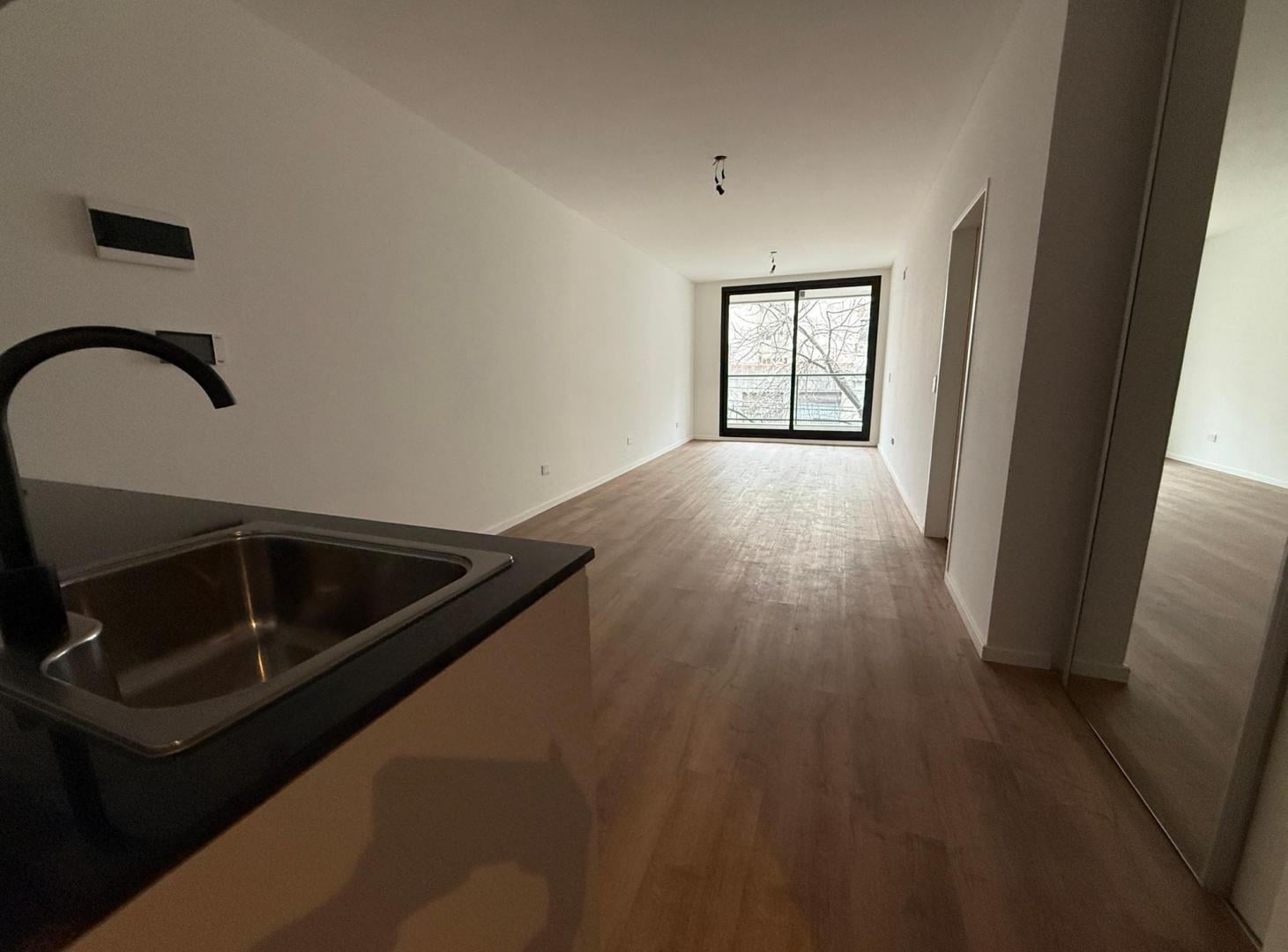 Foto de Venta monoambiente con renta - Villa del parque, imagen 1