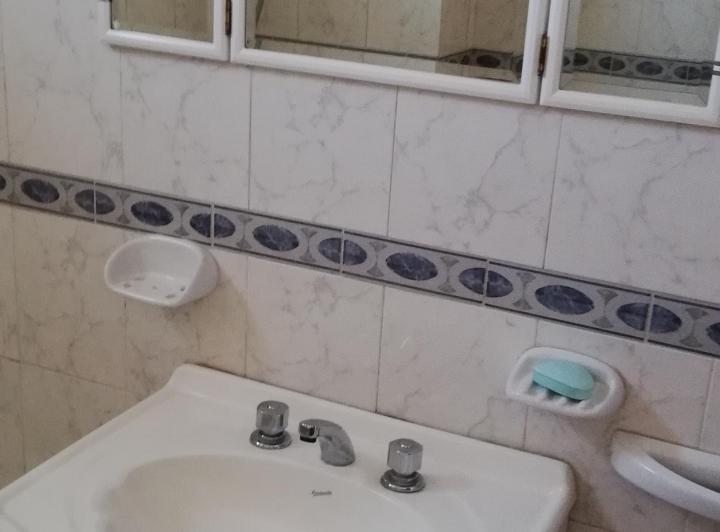 Departamento  dos ambientes  Flores  excelente ubicación 4