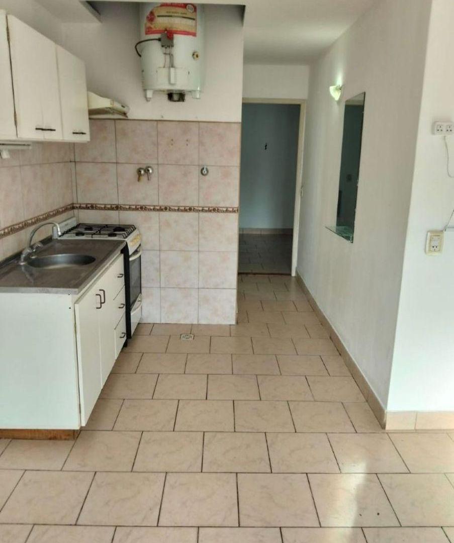 Foto de ALQUILER departamento en PH en planta alta de 2 ambientes 35 m2 al, imagen 5